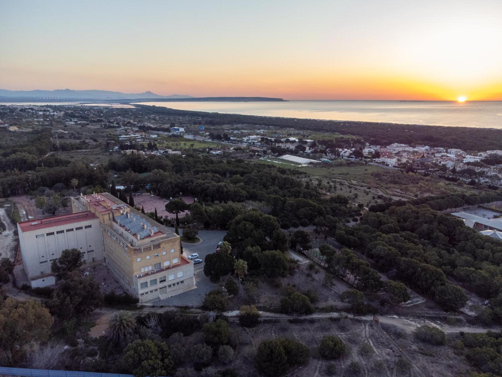 La Mariña Costablanca Explore Hostel Sports & Events מראה חיצוני תמונה